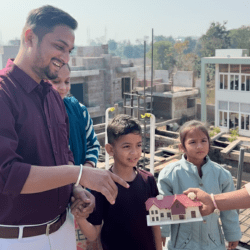 Sureshbhai - Owner of Vrajvihar Bungalow No. 6 - Lunawada